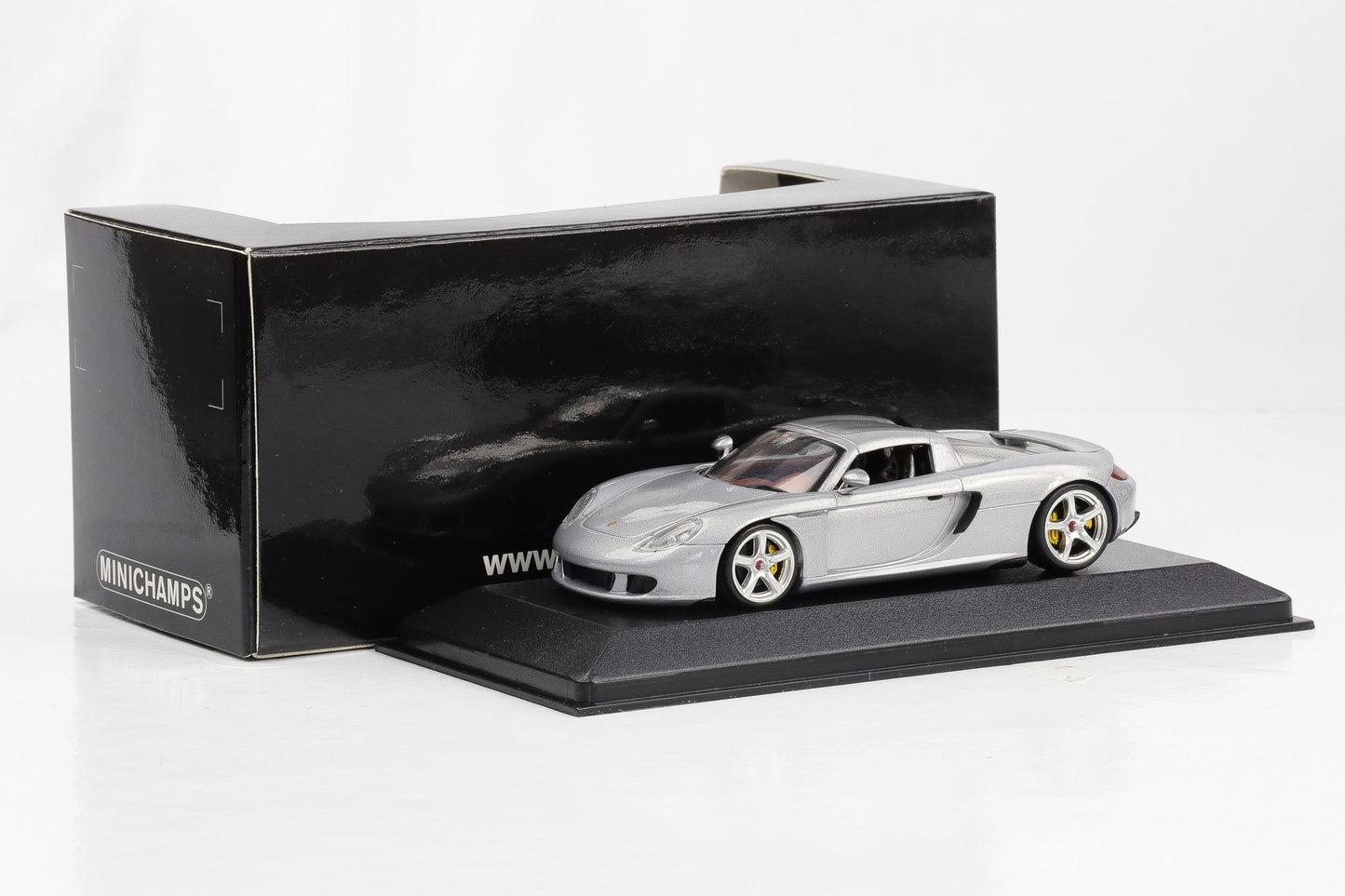 1:43 Carrera GT 2003 closed roof silver Minichamps diecast