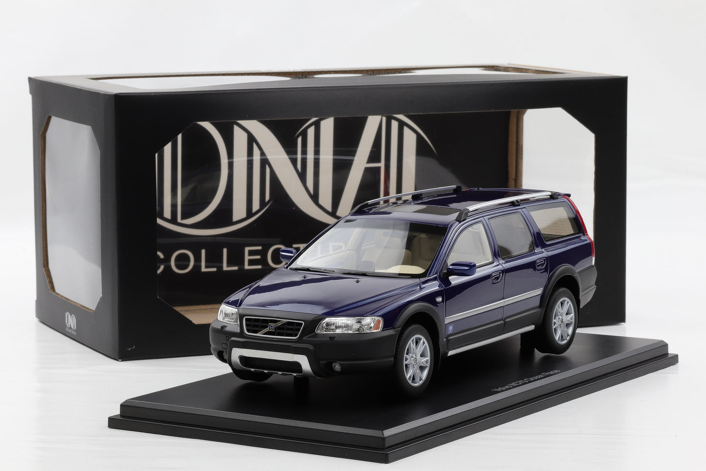 1:18 Volvo XC70 Ocean Race Cross Country blau metallic DNA000070