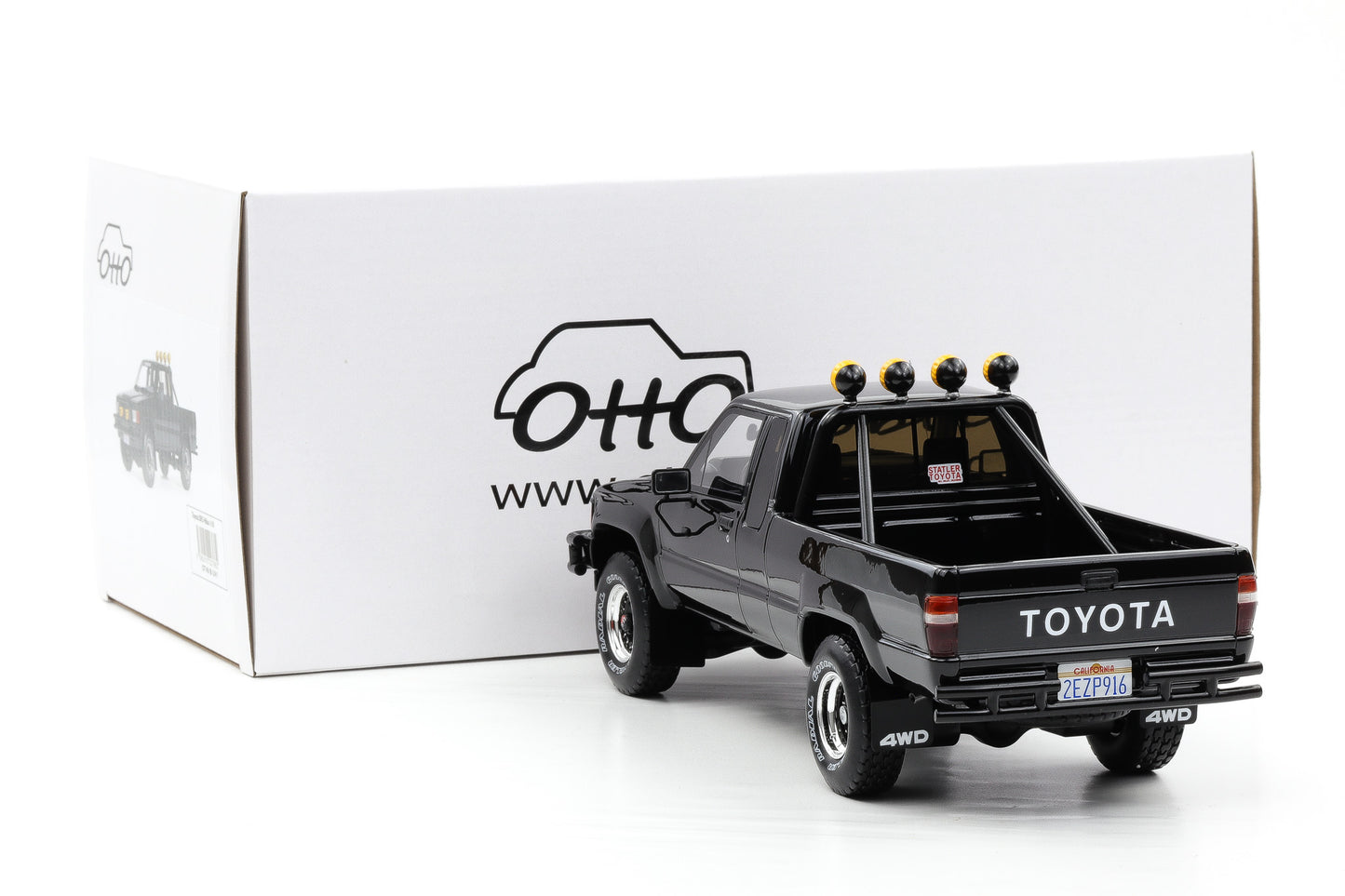 1:18 OTTOmobile Toyota Hilux SR5 Back to the Future Glossy black 1985
