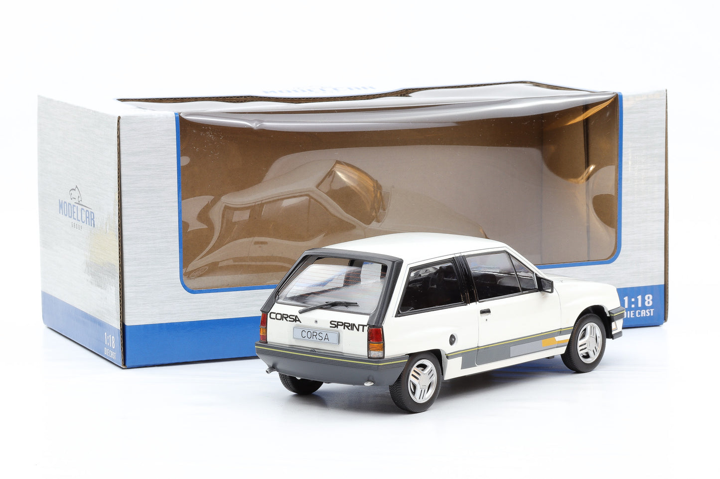 1:18 Opel Corsa A Sprint weiss 1983 MCG diecast MCG18432