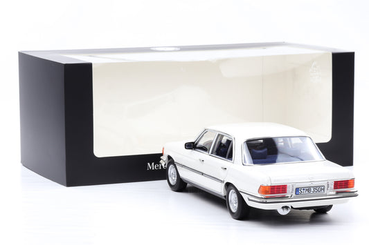 1:18 Norev Mercedes-Benz 350 SEL W116 1973/80 weiss  Dealer mit Vitrine