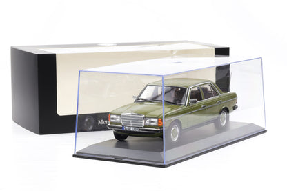 1:18 Norev Mercedes-Benz 200 W123 agavengrün 1980 opening Dealer mit Vitrine