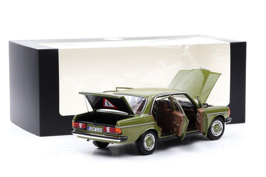1:18 Norev Mercedes-Benz 200 W123 agavengrün 1980/85 full opening Dealer