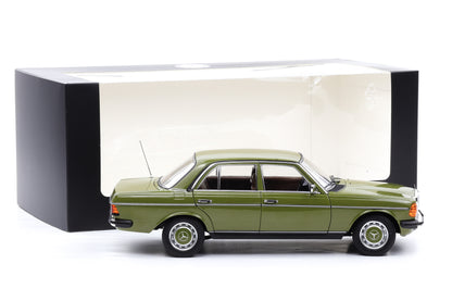 1:18 Norev Mercedes-Benz 200 W123 agavengrün 1980/85 full opening Dealer