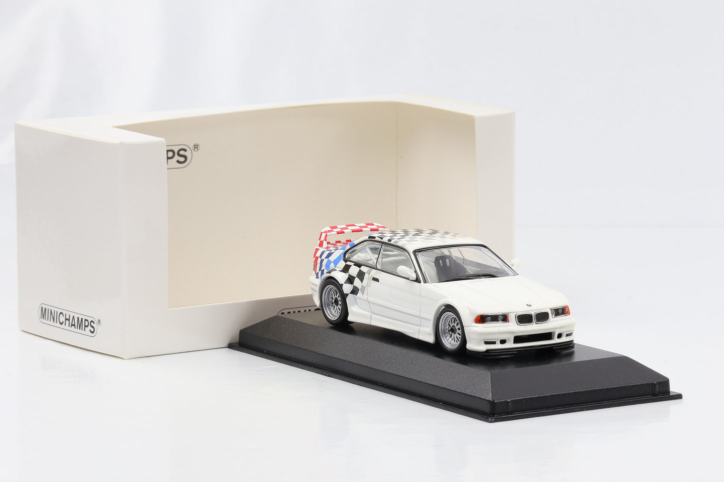 1:43 BMW M3 E36 GTR 1993 white Motorsport Design Minichamps limited