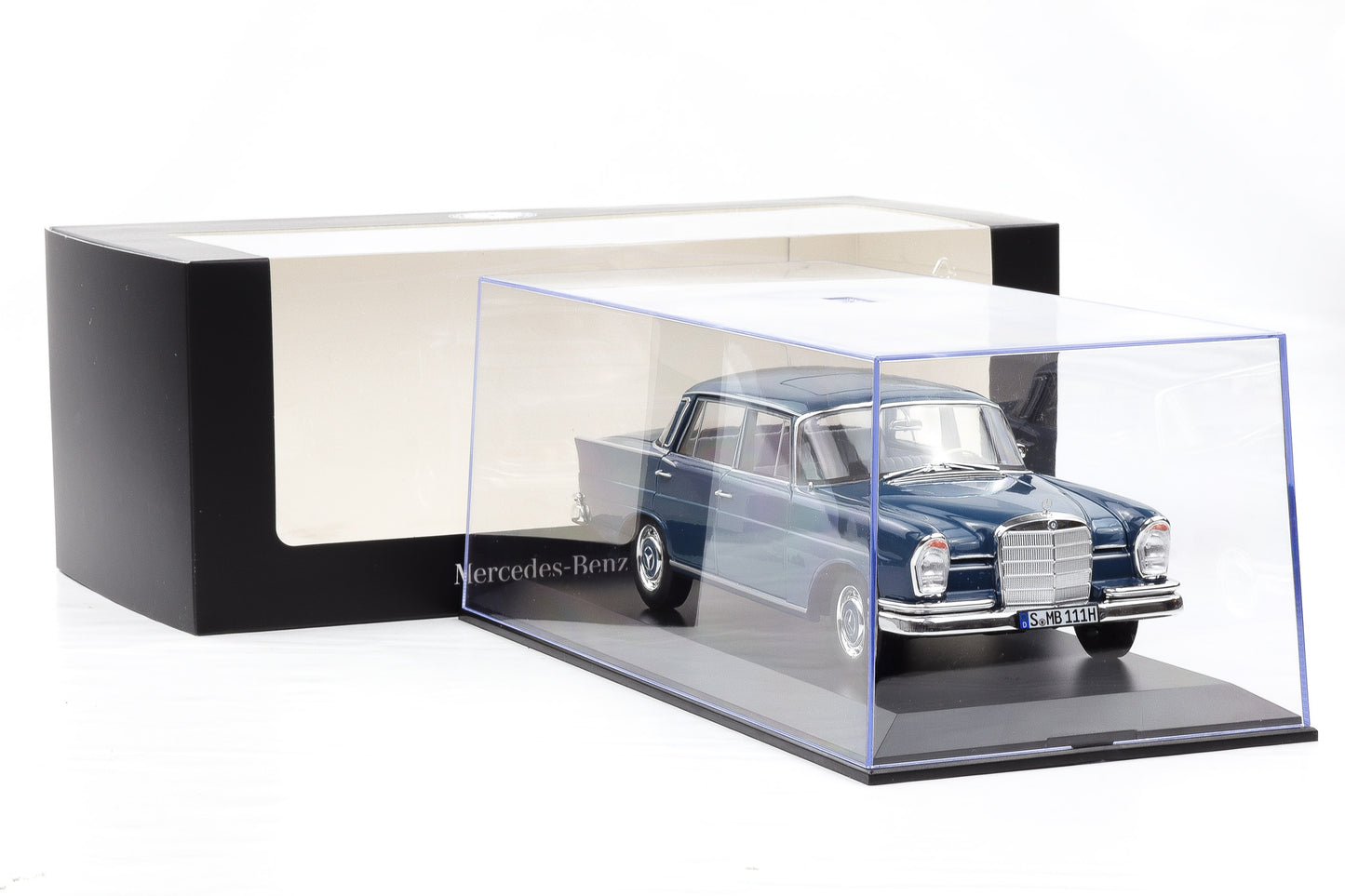 1:18 Norev Mercedes-Benz 220S W111 blau full opening Dealer + Vitrine