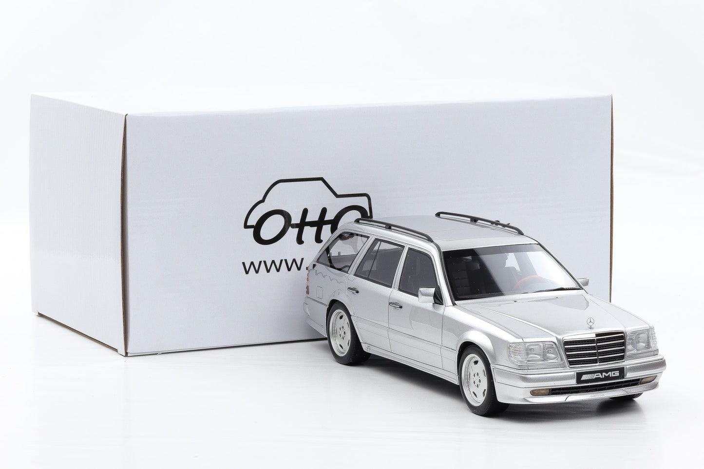 1:18 Ottomobile Mercedes-Benz S124 E36 AMG T-Modell silber OT889