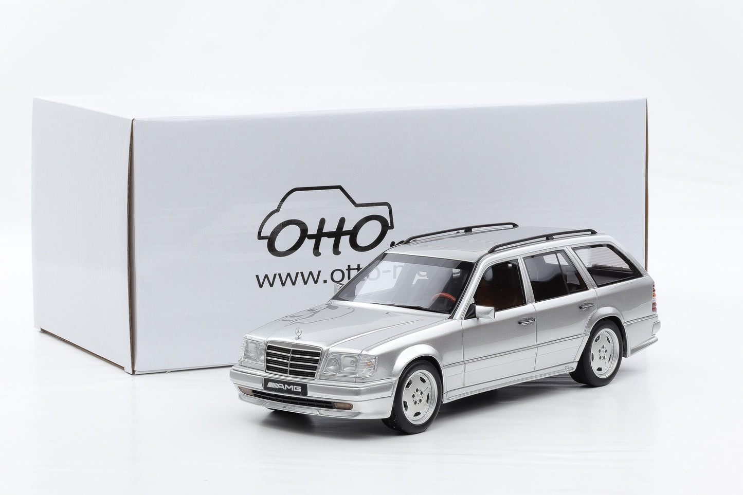 1:18 Ottomobile Mercedes-Benz S124 E36 AMG T-Modell silber OT889