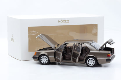 1:18 Norev Mercedes-Benz 500 E W124 5.0 V8 1990 impala metallic + Vitrine