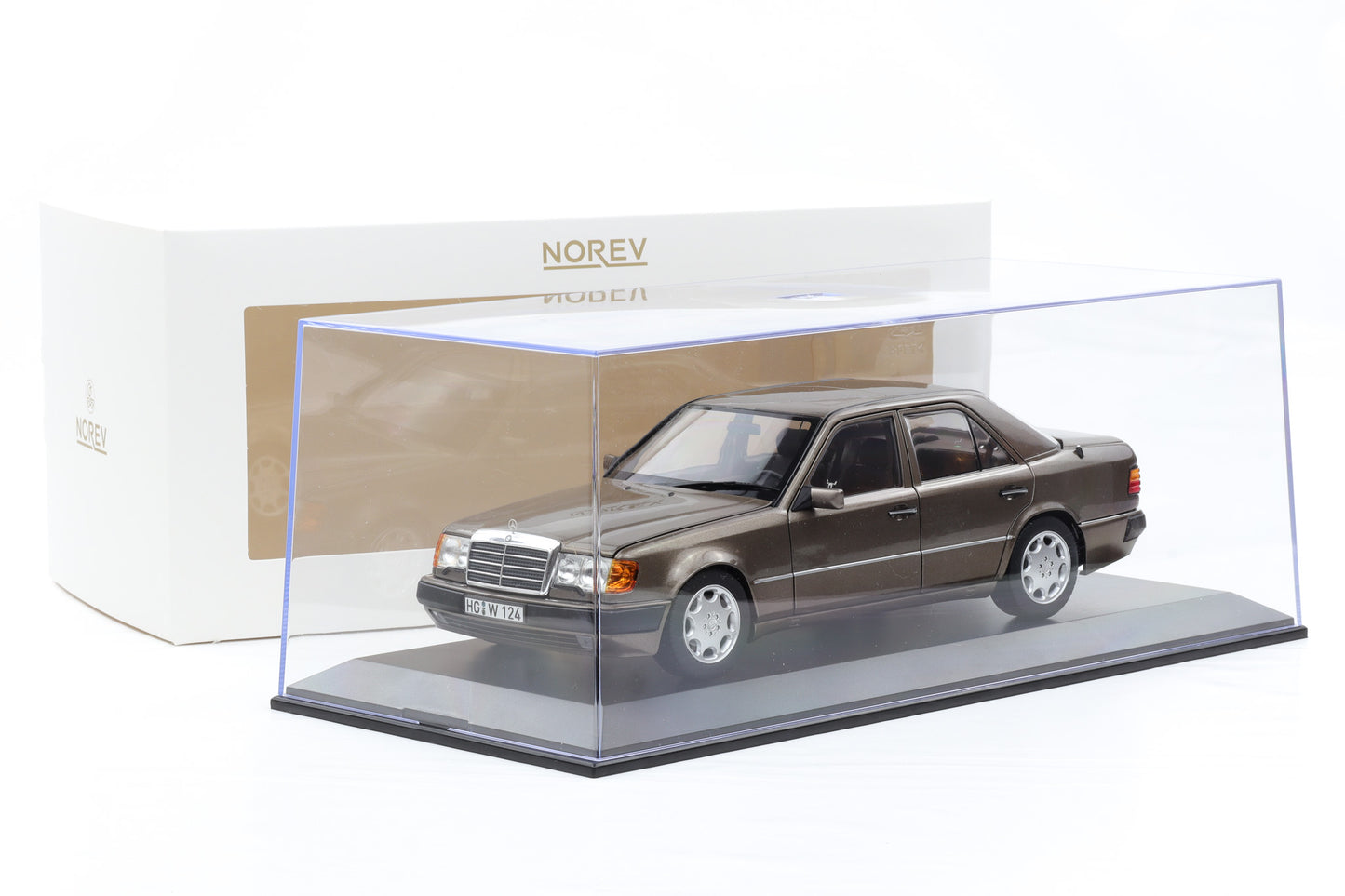 1:18 Norev Mercedes-Benz 500 E W124 5.0 V8 1990 impala metallic + Vitrine