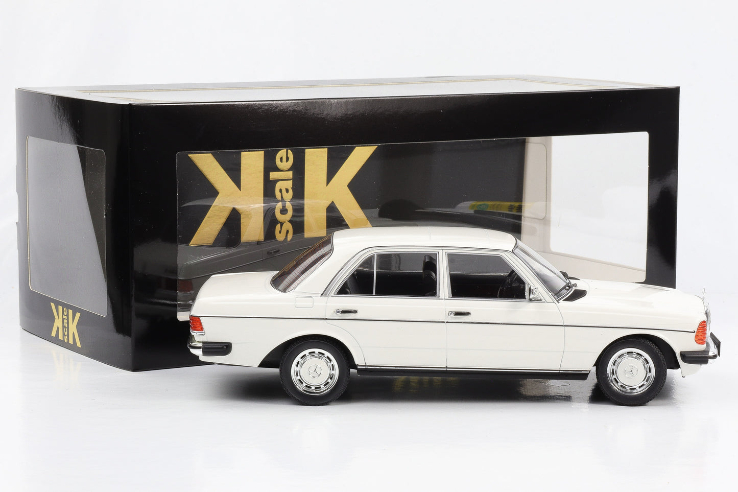 1:18 Mercedes-Benz 230E W123 1975 weiss KK Scale diecast