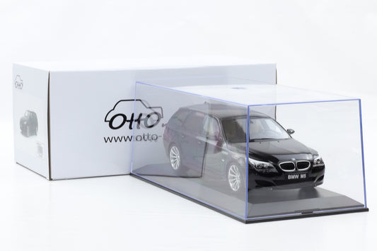 1:18 Ottomobile BMW E61 M5 Touring schwarz 2004 mit Vitrine OT1020