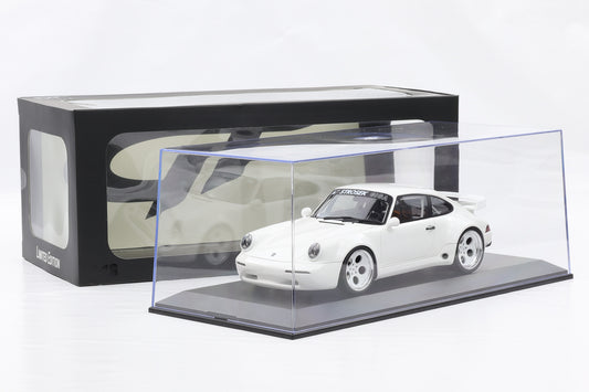 1:18 GT Spirit Porsche 911 964 Strosek Giga Coupe white 2024 mit Vitrine