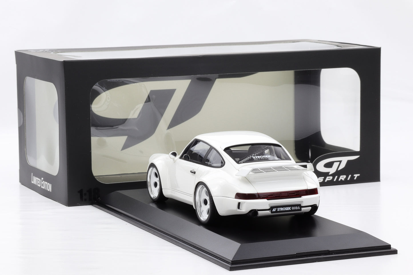 1:18 GT Spirit Porsche 911 964 Strosek Giga Coupe white 2024 mit Vitrine
