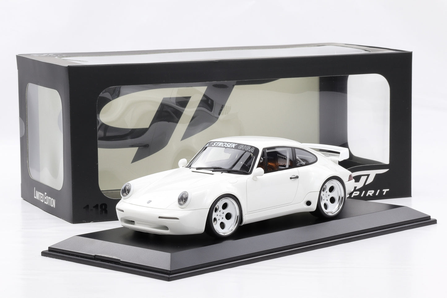 1:18 GT Spirit Porsche 911 964 Strosek Giga Coupe white 2024 mit Vitrine