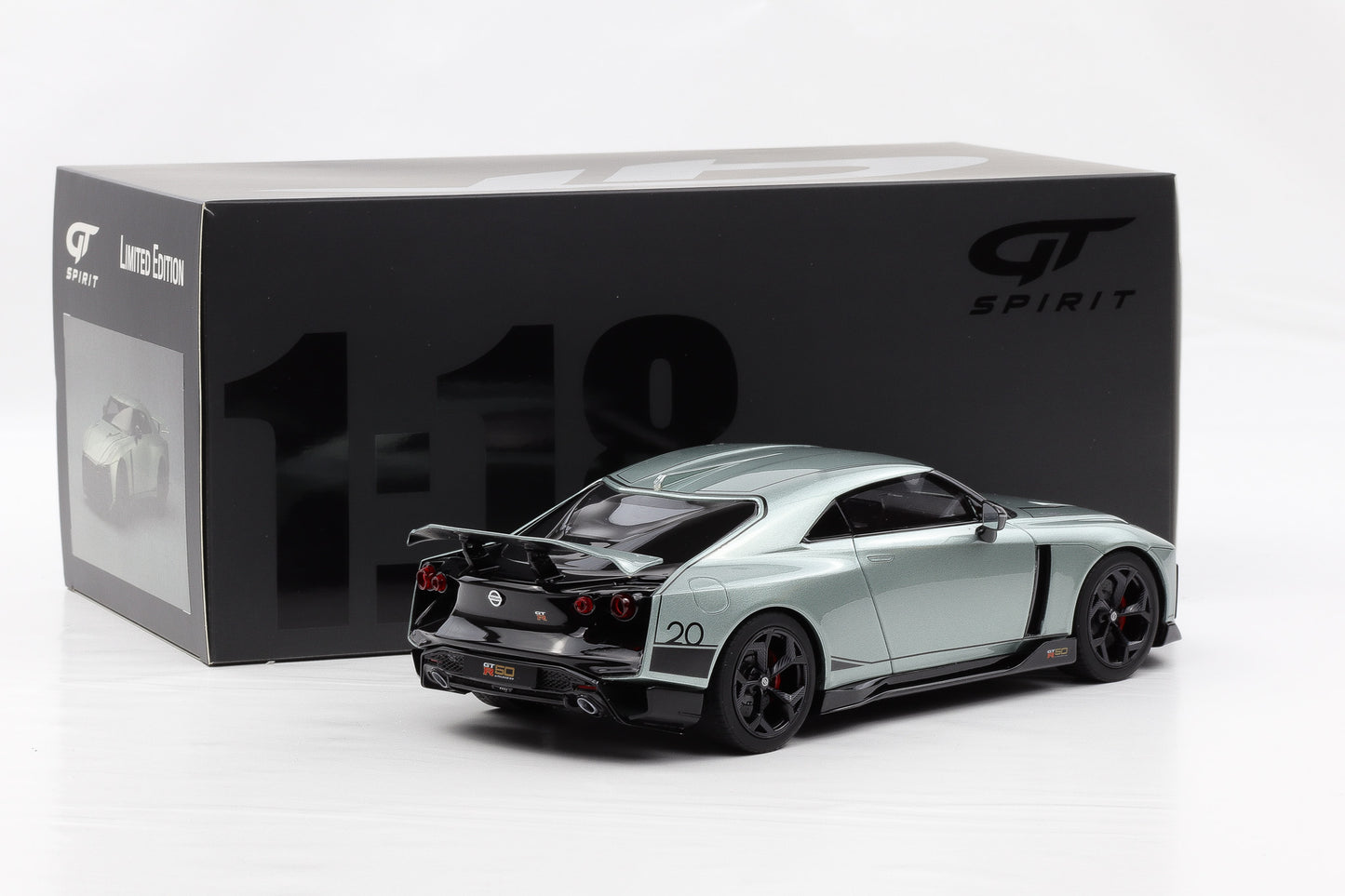 1:18 GT Spirit Nissan GTR GT-R R50 Italdesign 2021 green metallic mit Vitrine GT284