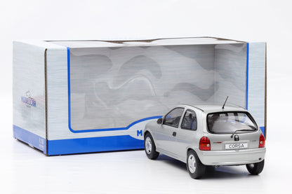 1:18 Opel Corsa B GSI 1993 silber mit Vitrine MCG18515 diecast