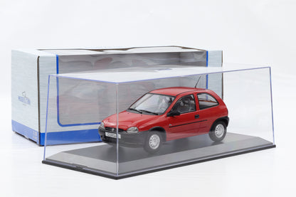 1:18 Opel Corsa B 1993 rot mit Vitrine MCG18513 diecast