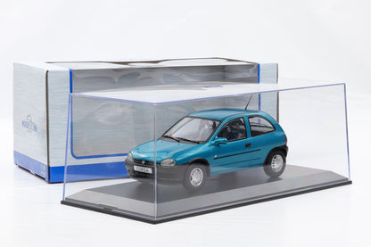 1:18 Opel Corsa B 1993 türkis metallic mit Vitrine MCG18514 diecast