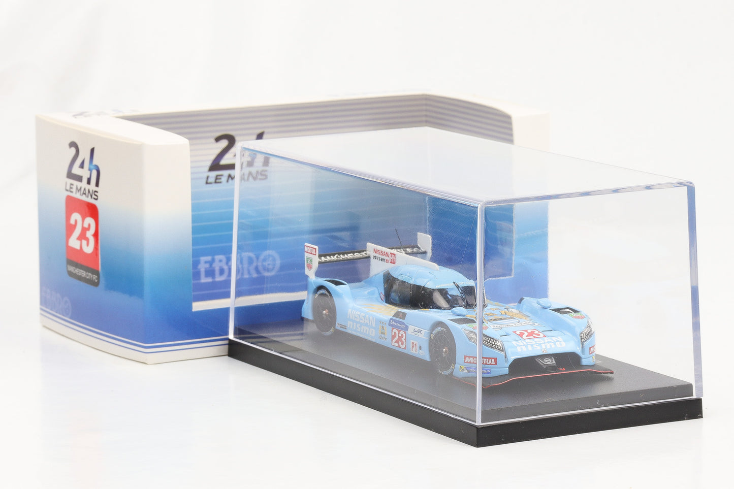 1:43 Ebbro Nissan GT-R LM 2015 Le Mans Nismo #23 Manchester City FC