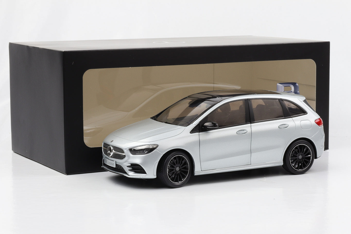 1:18 Z-Models Mercedes-Benz B-Klasse W247 2018 iridiumsilber Dealer