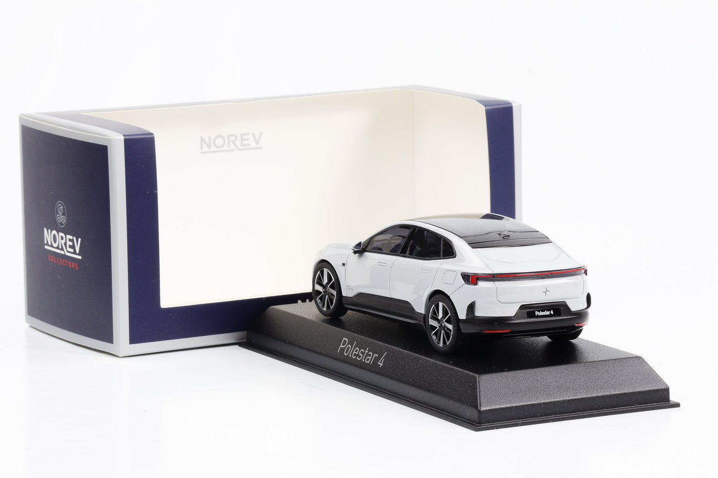 1:43 Polestar 2 2024 meia-noite Norev