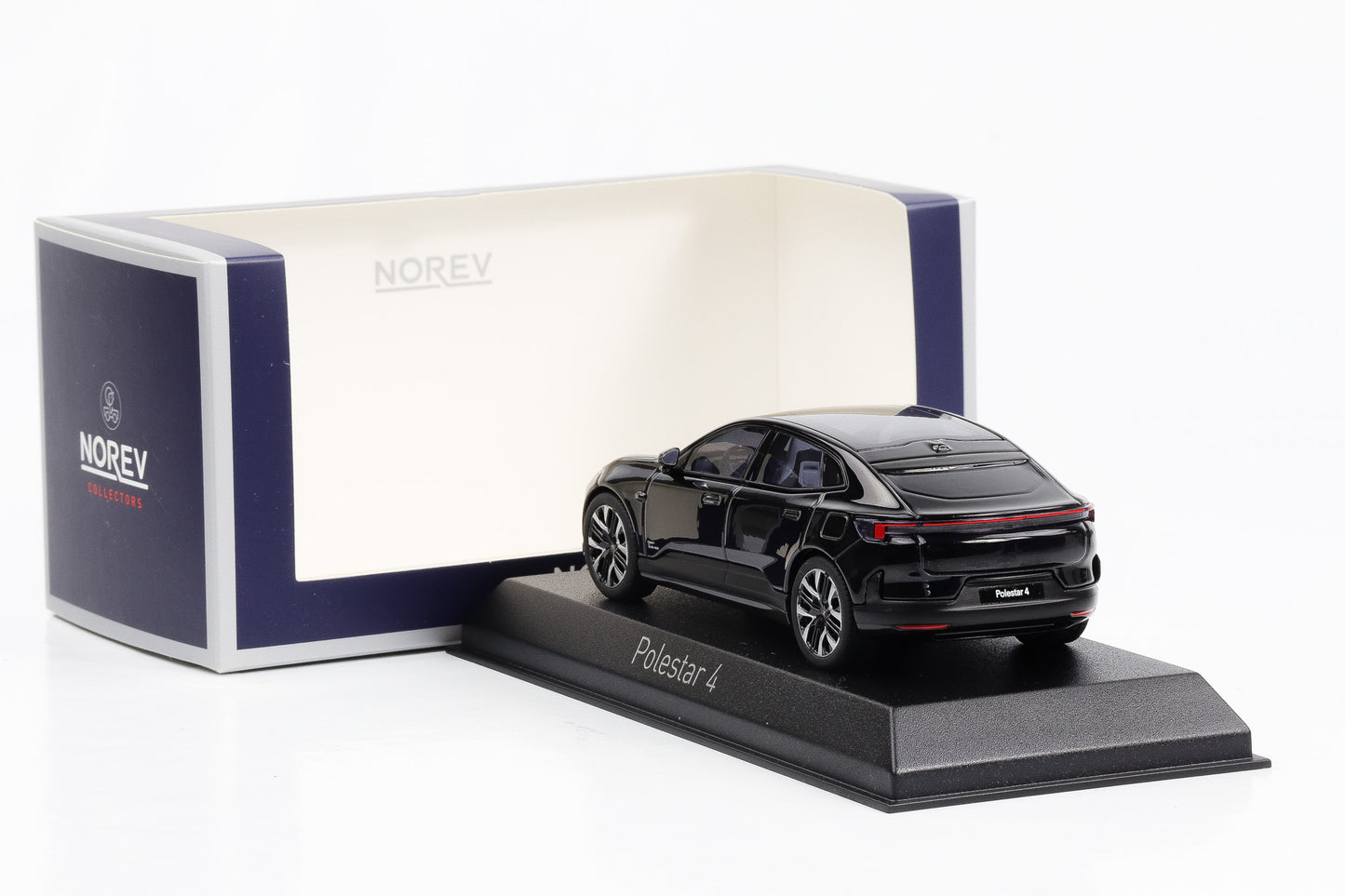 1:43 Polestar 2 2024 meia-noite Norev