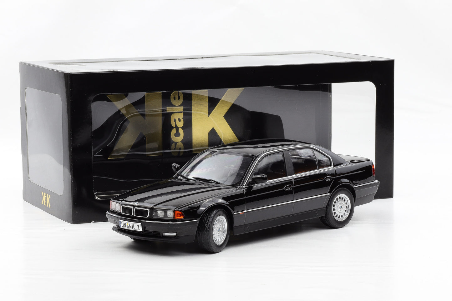 1:18 kk Scale BMW 740i E38 Serie 1 1994 schwarz metallic Diecast + Vitrine