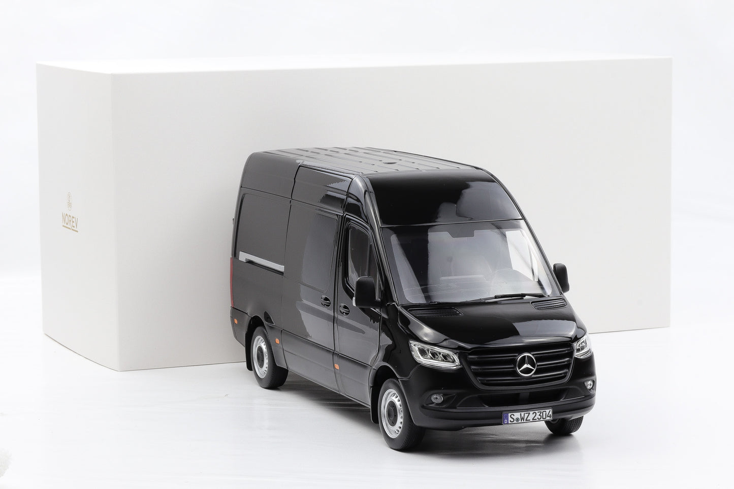 1:18 Norev Mercedes Benz Sprinter Bus Transporter 2018 schwarz 183041