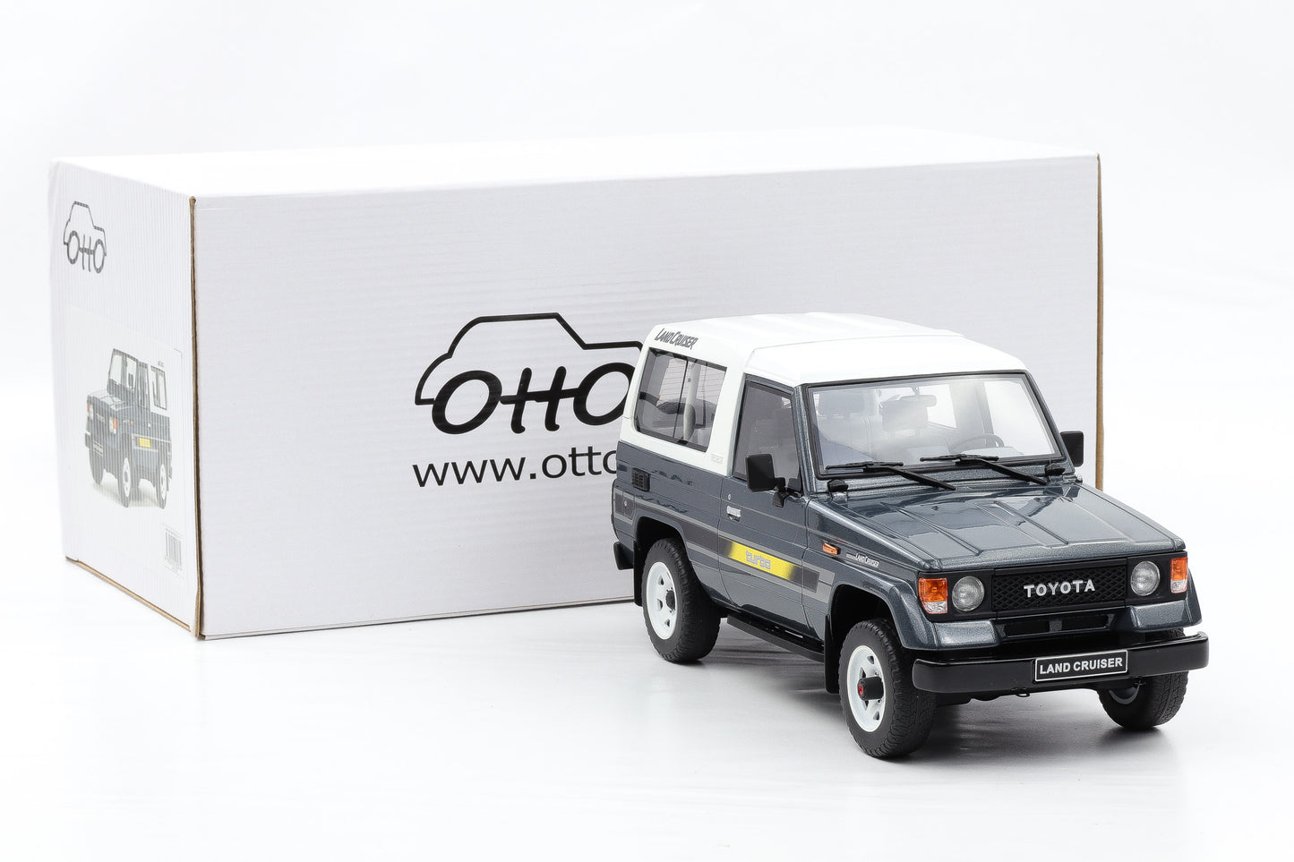 1:18 OTTOmobile Toyota Land Cruiser LJ 73 1987 grau OT437 + Vitrine
