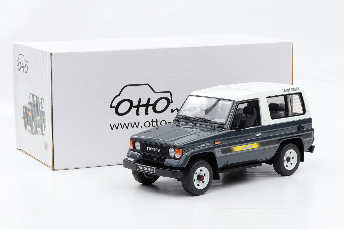 1:18 OTTOmobile Toyota Land Cruiser LJ 73 1987 grau OT437 + Vitrine