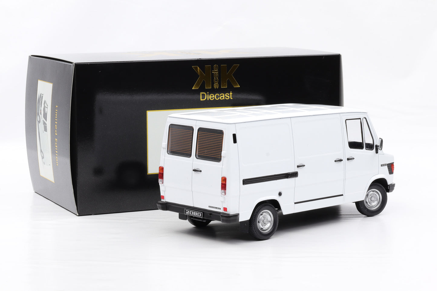 1:18 Mercedes-Benz 208 D Kastenwagen Transporter Kasten 1988 weiß KK-Scale