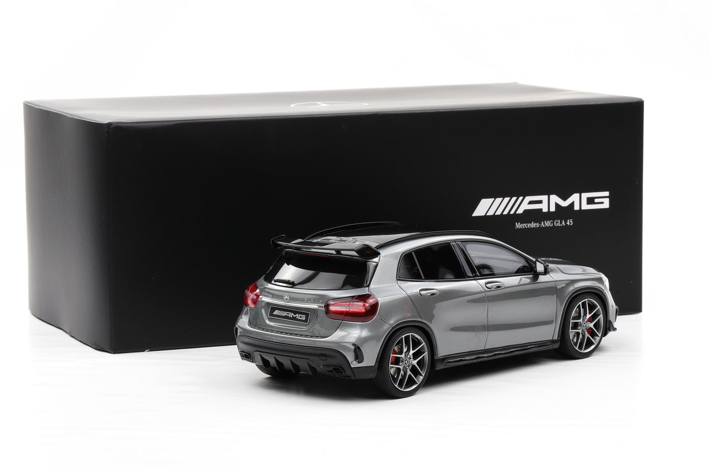 1:18 GT Spirit Mercedes-Benz GLA AMG 45 Mountaingrey Dealer limited 450 pcs