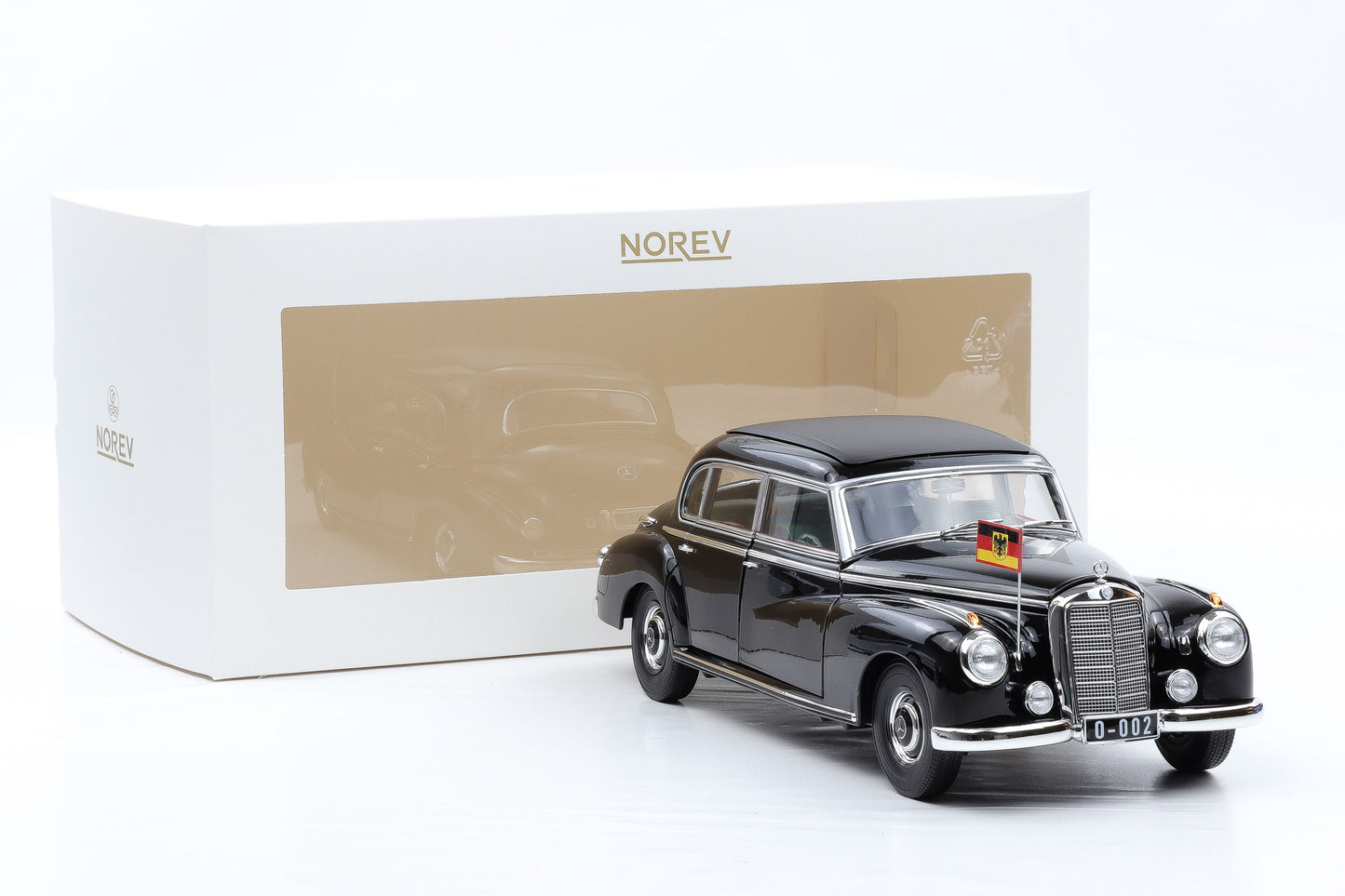1:18 Norev Mercedes-Benz 300 W186 Adenauer schwarz 1955 mit Vitrine
