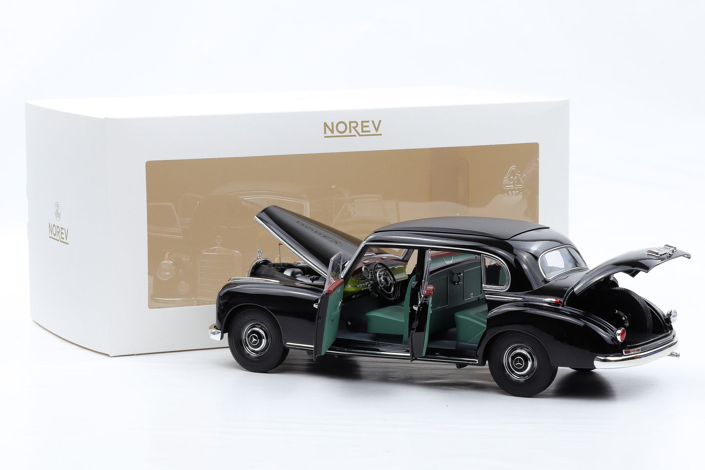 1:18 Norev Mercedes-Benz 300 W186 Adenauer schwarz 1955 mit Vitrine