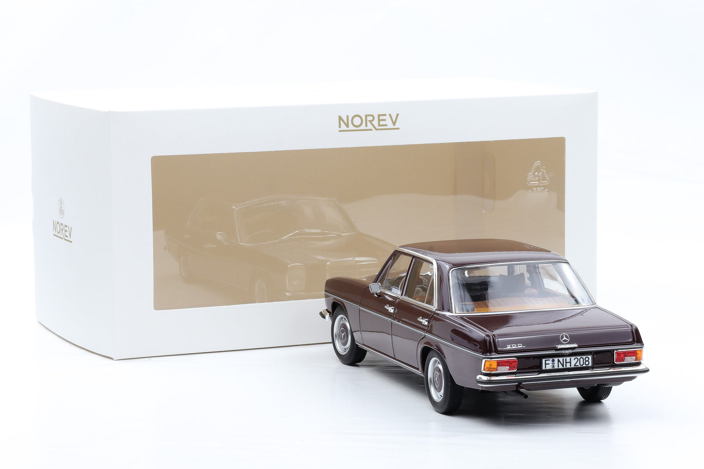 1:18 Norev Mercedes-Benz 200 /8 W115 dunkelrotbraun 1973 183778 limited