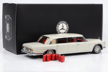 1:18 Mercedes-Benz 600 W100 Pullmann weißgrau NZG Dealer