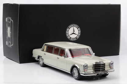 1:18 Mercedes-Benz 600 W100 Pullmann weißgrau NZG Dealer