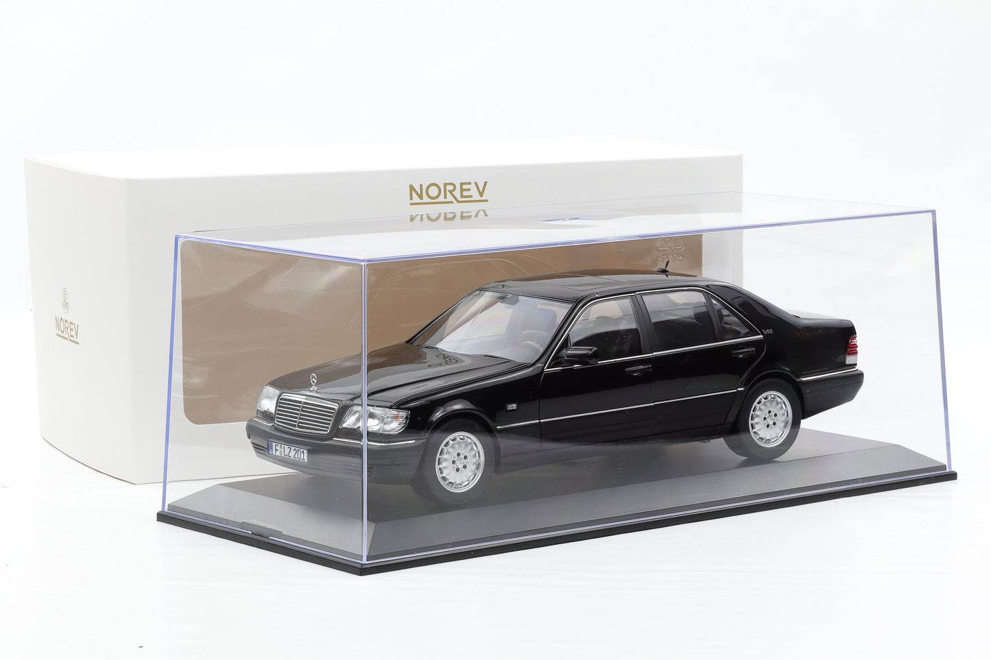 1:18 Norev Mercedes-Benz S-Klasse S600 W140 V12 1997 Obsidian Black + Vitrine