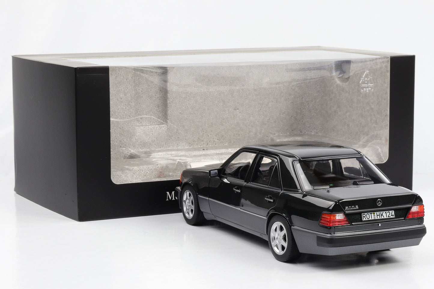 1:18 Mercedes-Benz 500 E 5.0 W124 blauschwarz metallic Norev limited 500 pcs