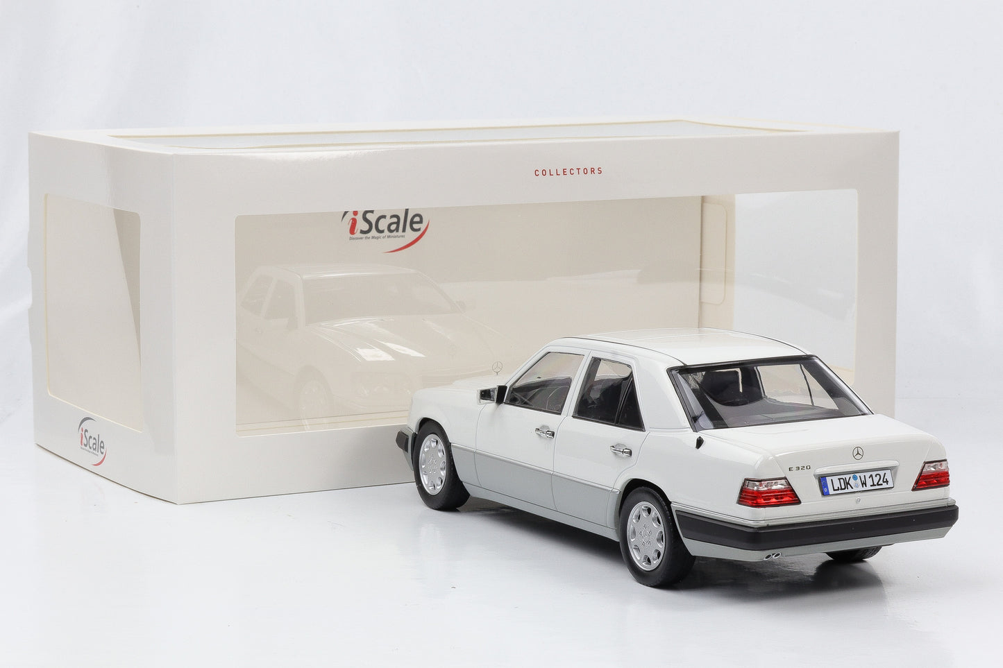 1:18 Mercedes-Benz E-Klasse E320 arktisweiß 1989 iScale diecast