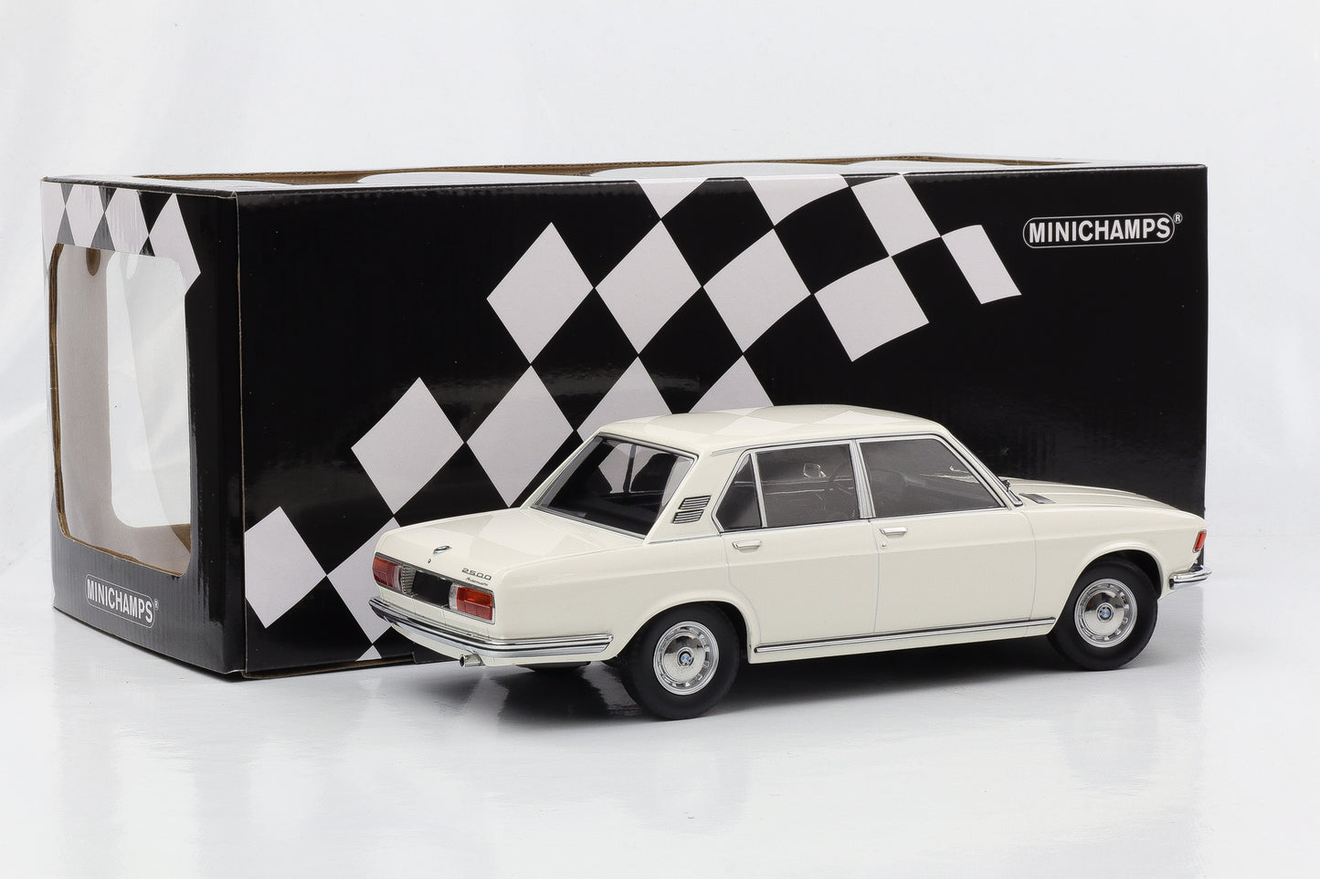 1:18 BMW 2500 E3 Limousine 1968 weiß 1:18 Minichamps 155029202