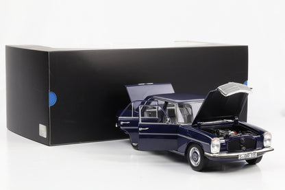 1:18 Mercedes-Benz 200 /8 W115 Mitternachtsblau 1973 Norev Dealer