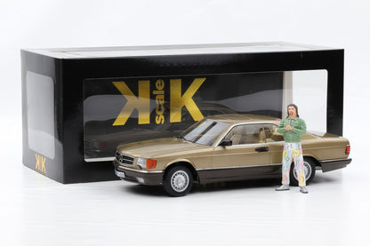 1:18 Mercedes 500 SEC 1987 gold Bang Boom mit Figur Kalle + Vitrine KK-Scale