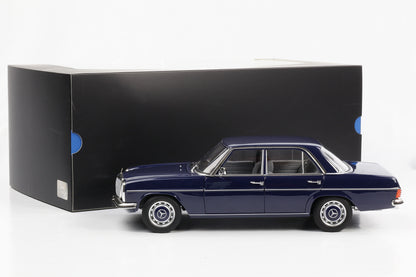 1:18 Mercedes-Benz 200 /8 W115 Mitternachtsblau 1973 Norev Dealer