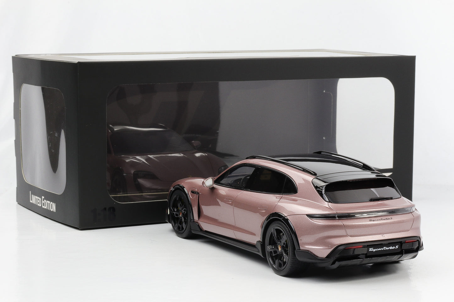 1:18 GT Spirit GT440 Porsche Taycan Turbo S Cross Turismo frozen berrry metallic 2022