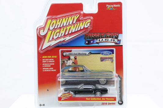 1:64 Johnny Lightning 1965 Ford Mustang dunkelgrün-metallic Muscle Cars USA