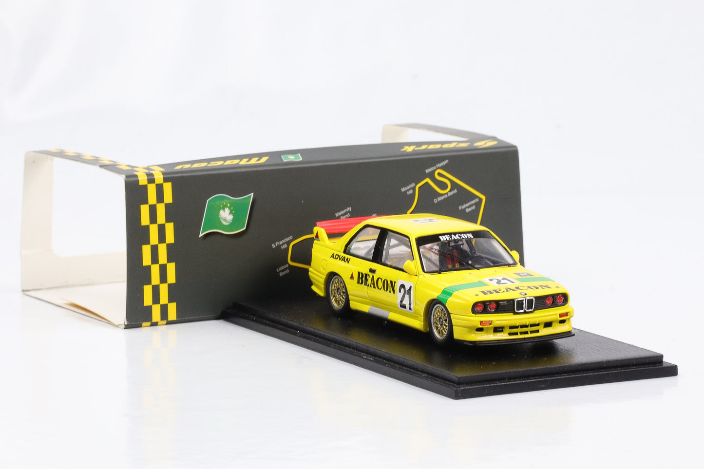 1:43 Spark BMW E30 Thunderbolt 1995 #21 gelb