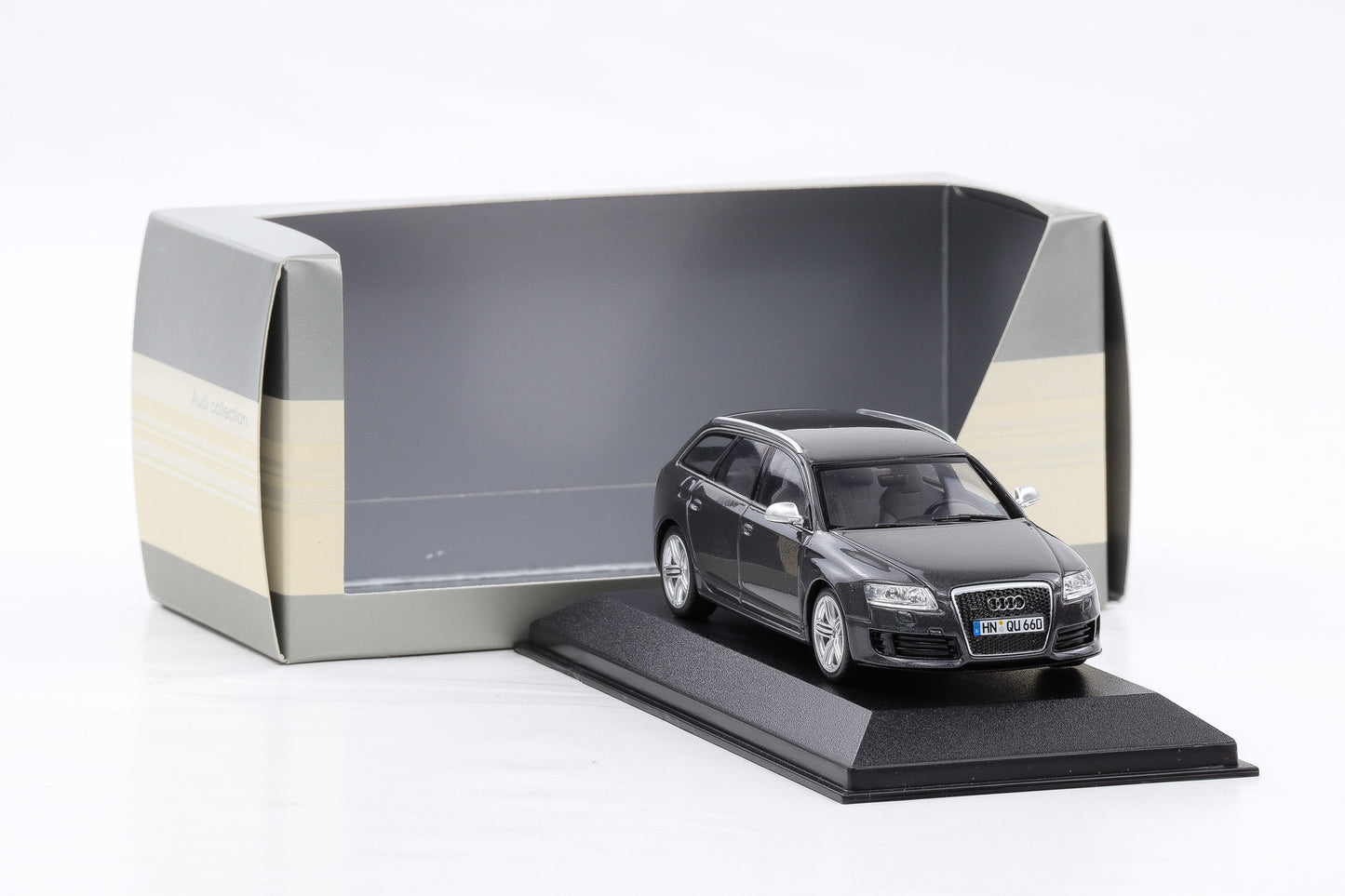 1:43 Minichamps Audi RS6 C6 Typ 4F Avant daytonagrau metallic Dealer
