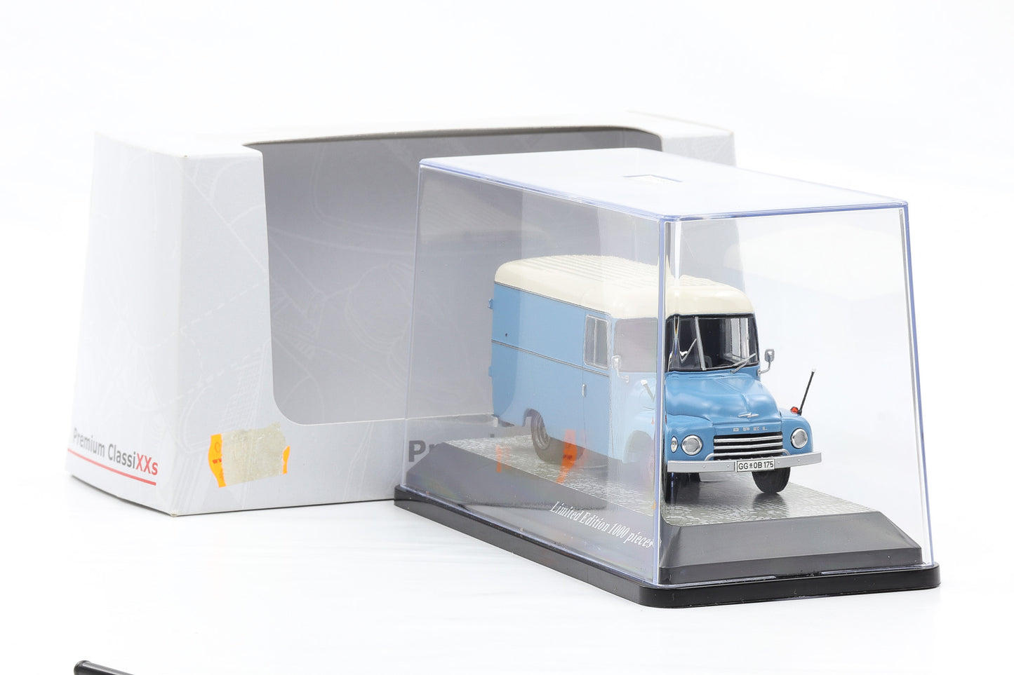1:43 Premium Classixxs Opel Blitz 1,75t LKW 1952 hellblau no.11600 1000pcs